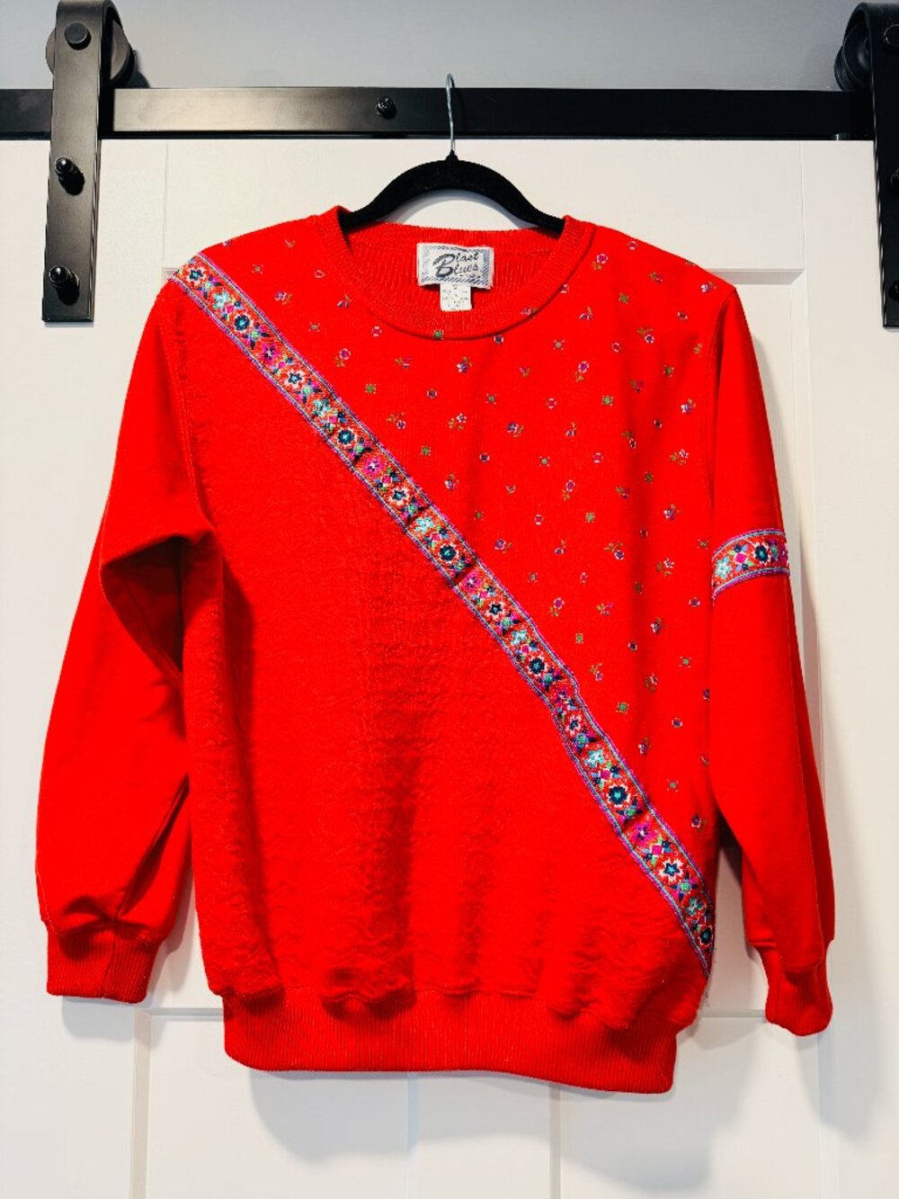 Vintage Blast Blues Ribbon & Floral Embellished Red Sweatshirt